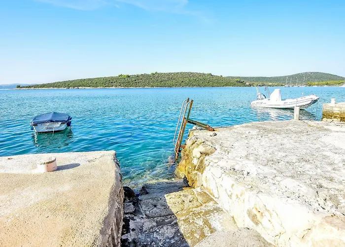 Сasa de vacaciones House Vapor Pašman