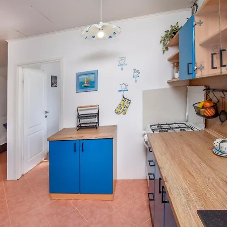 House Vapor Semesterbostad Pašman